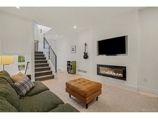 4392 Zenobia St, Denver, CO 80212