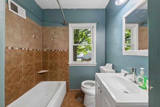 3318 Vincent Avenue N, Minneapolis, MN 55412