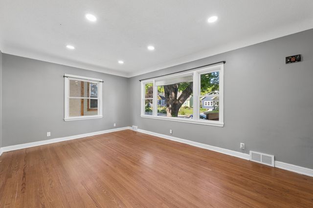 3318 Vincent Avenue N, Minneapolis, MN 55412