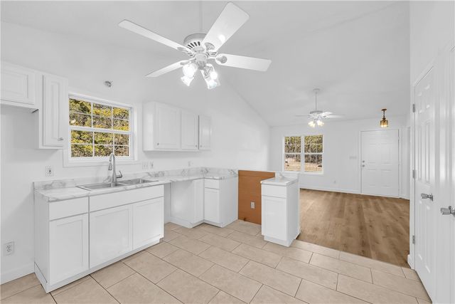 895 Flamingo Lane, Eureka Springs, AR 72631