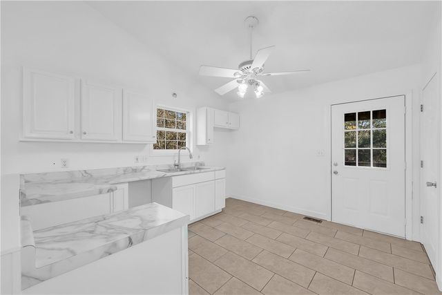 895 Flamingo Lane, Eureka Springs, AR 72631