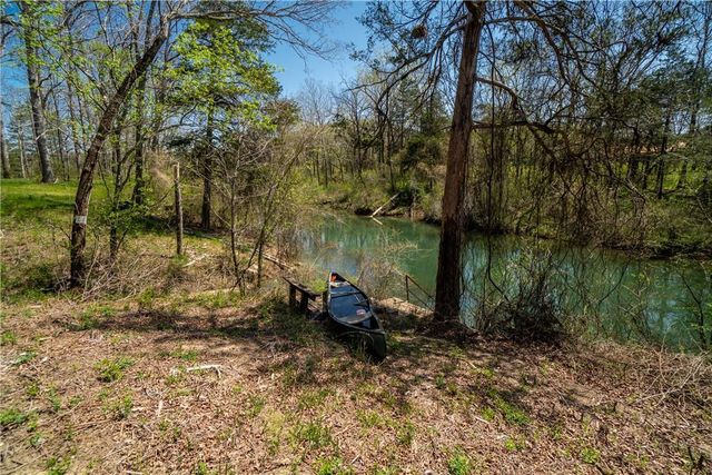 895 Flamingo Lane, Eureka Springs, AR 72631