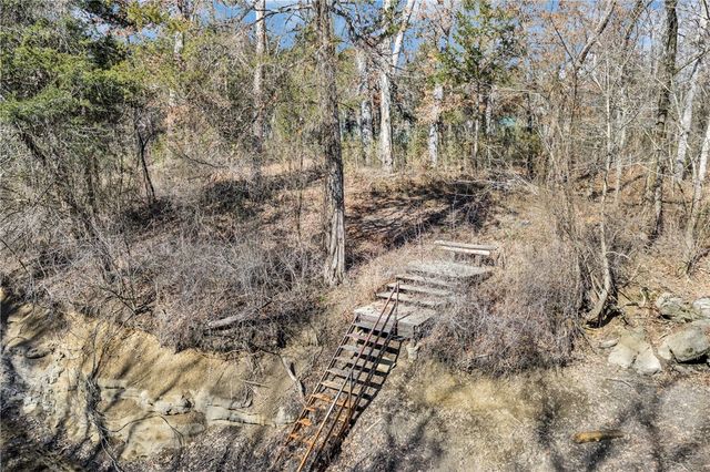 895 Flamingo Lane, Eureka Springs, AR 72631