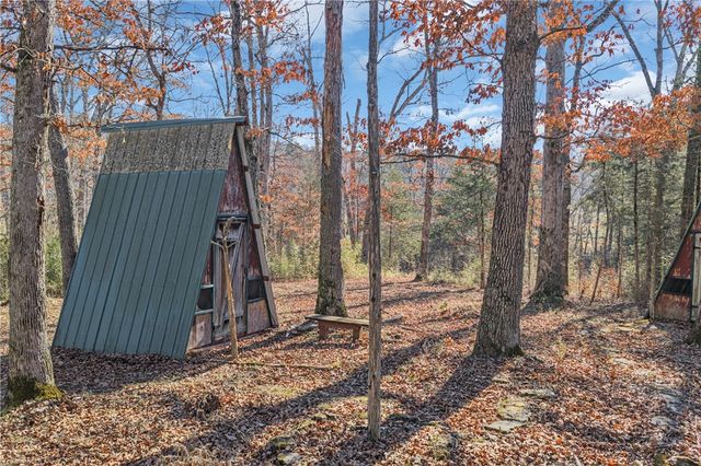 895 Flamingo Lane, Eureka Springs, AR 72631