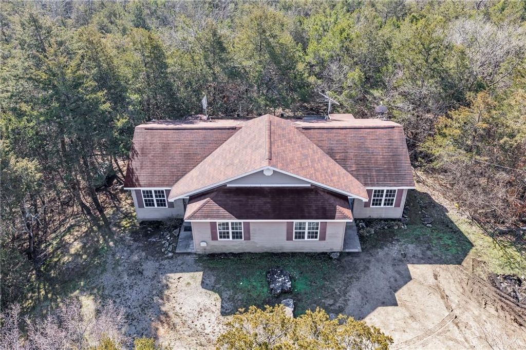 895 Flamingo Lane, Eureka Springs, AR 72631