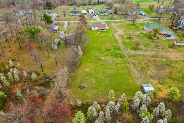 363 N Centerpoint Rd, Portland, TN 37148