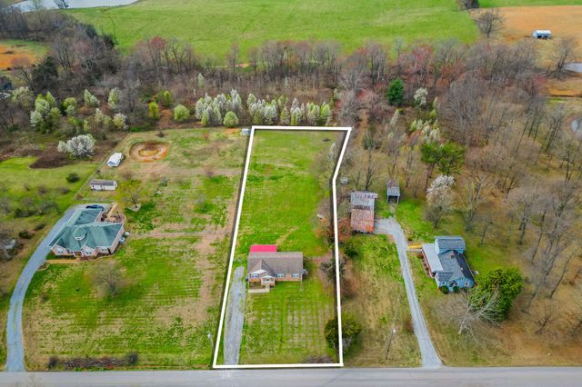 363 N Centerpoint Rd, Portland, TN 37148