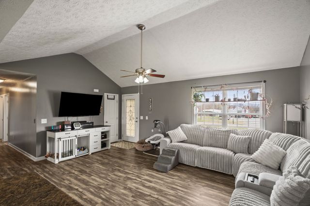 363 N Centerpoint Rd, Portland, TN 37148