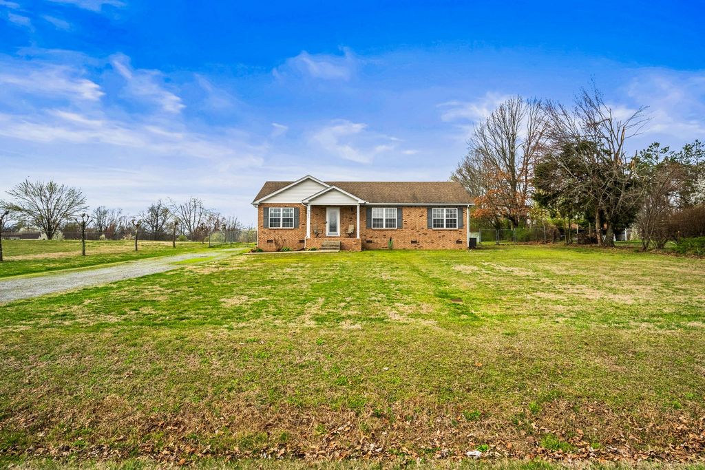 363 N Centerpoint Rd, Portland, TN 37148