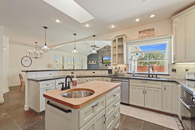 8779 Ospital Rd, Valley Springs, CA 95252