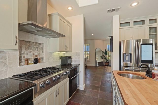 8779 Ospital Rd, Valley Springs, CA 95252