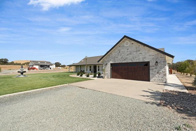 8779 Ospital Rd, Valley Springs, CA 95252