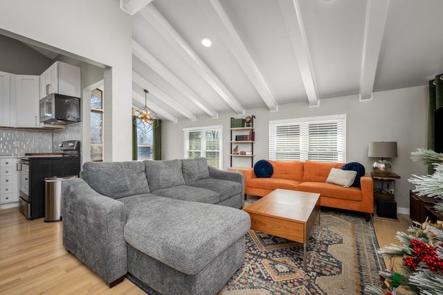 1110 Trinity Dr, Murfreesboro, TN 37129