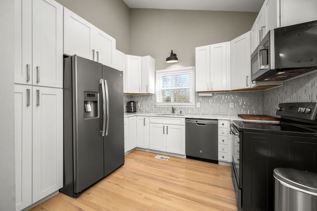 1110 Trinity Dr, Murfreesboro, TN 37129