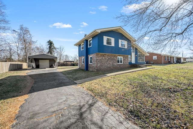 1110 Trinity Dr, Murfreesboro, TN 37129