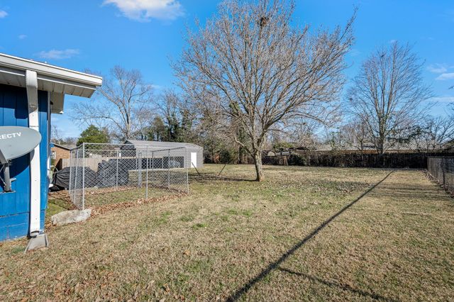 1110 Trinity Dr, Murfreesboro, TN 37129