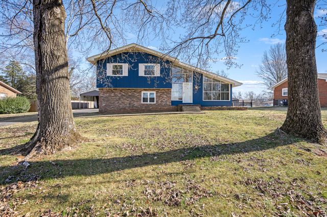 1110 Trinity Dr, Murfreesboro, TN 37129