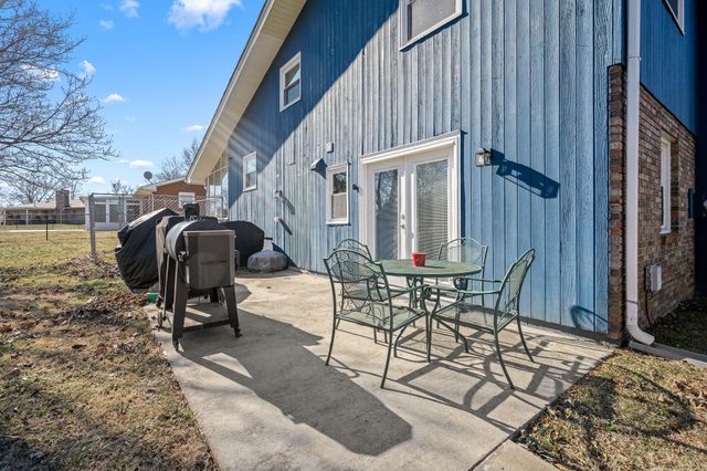 1110 Trinity Dr, Murfreesboro, TN 37129