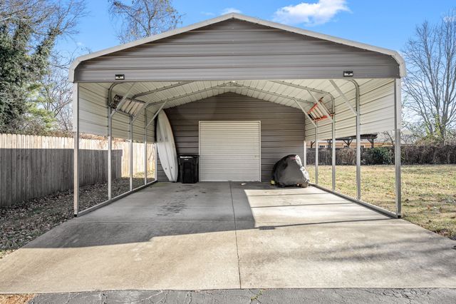 1110 Trinity Dr, Murfreesboro, TN 37129