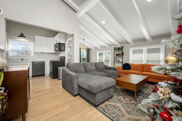 1110 Trinity Dr, Murfreesboro, TN 37129