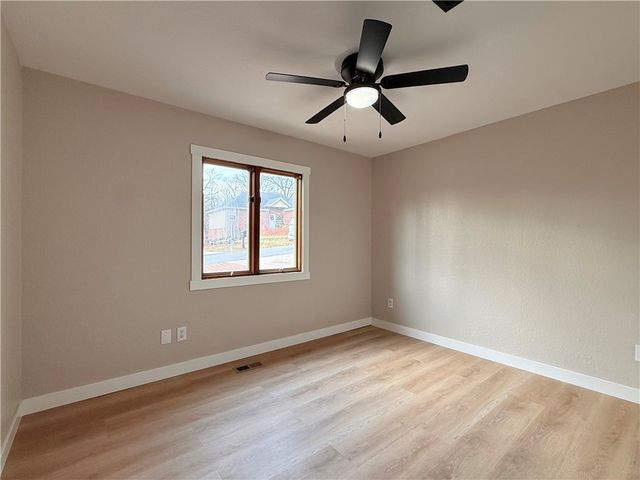 9 Minton Lane, Bella Vista, AR 72715