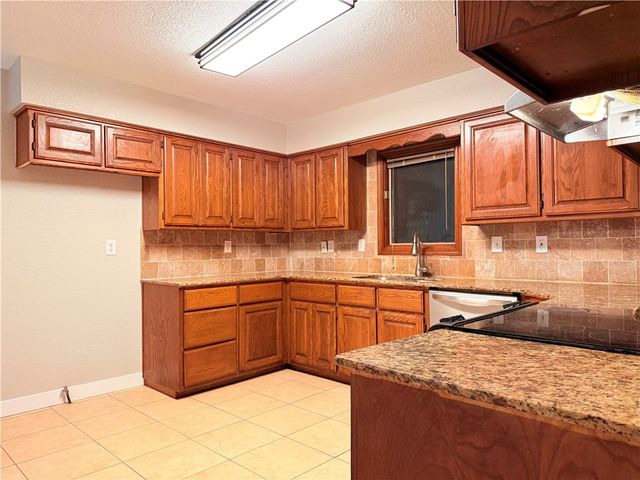 9 Minton Lane, Bella Vista, AR 72715