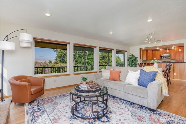 209 27th Street NE, East Wenatchee, WA 98802