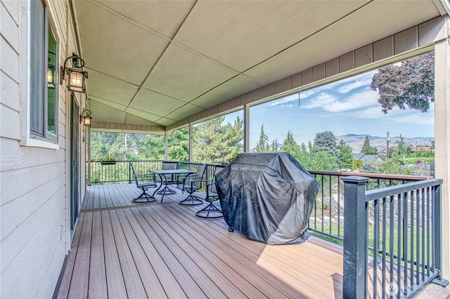 209 27th Street NE, East Wenatchee, WA 98802