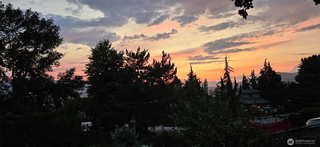 209 27th Street NE, East Wenatchee, WA 98802