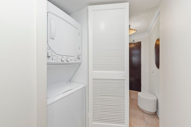 195 N Harbor Drive 209, Chicago, IL 60601
