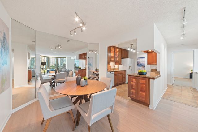 195 N Harbor Drive 209, Chicago, IL 60601