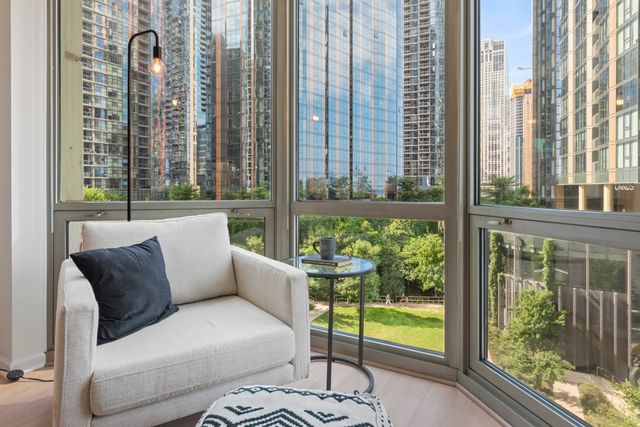 195 N Harbor Drive 209, Chicago, IL 60601
