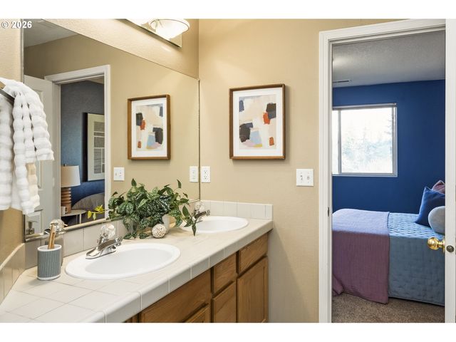 5778 Se TRANQUIL Ct, Milwaukie, OR 97267