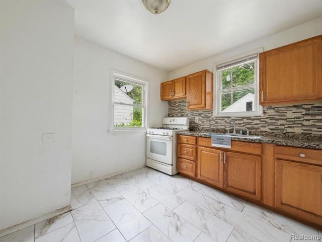 6300 Radnor Street, Detroit, MI 48224