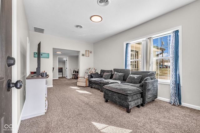 407 S Main Street, Veedersburg, IN 47987