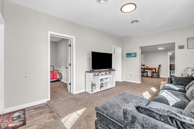 407 S Main Street, Veedersburg, IN 47987