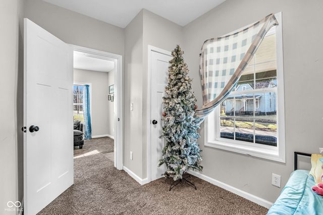 407 S Main Street, Veedersburg, IN 47987