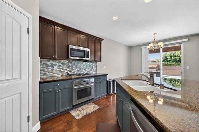 1776 N Mcpherson Lane, Clovis, CA 93619