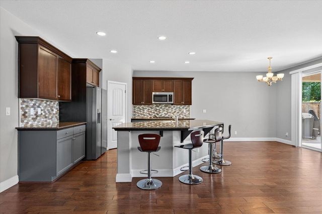 1776 N Mcpherson Lane, Clovis, CA 93619