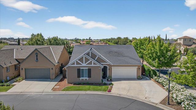1776 N Mcpherson Lane, Clovis, CA 93619