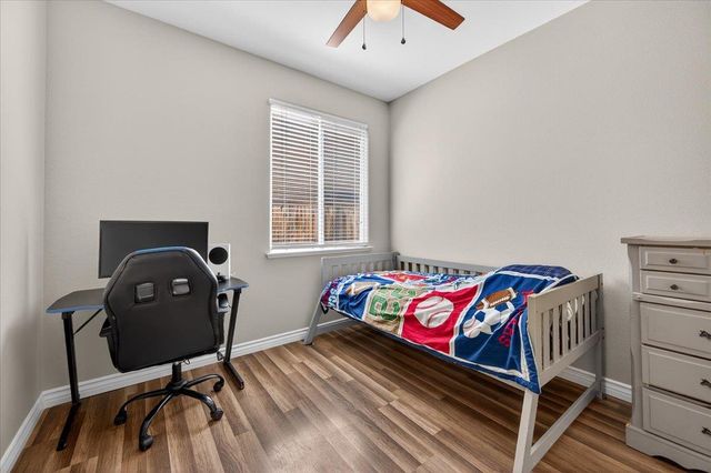 1776 N Mcpherson Lane, Clovis, CA 93619