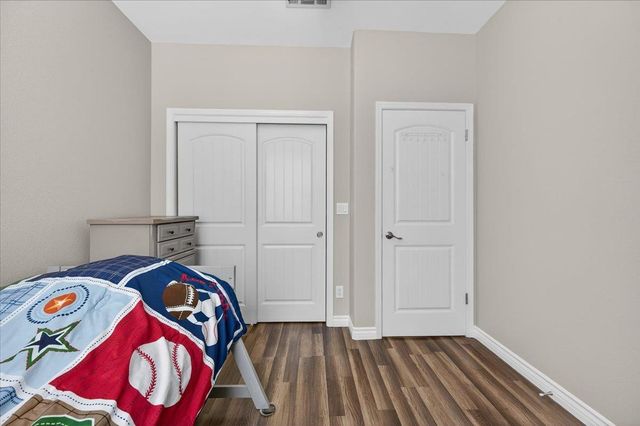 1776 N Mcpherson Lane, Clovis, CA 93619