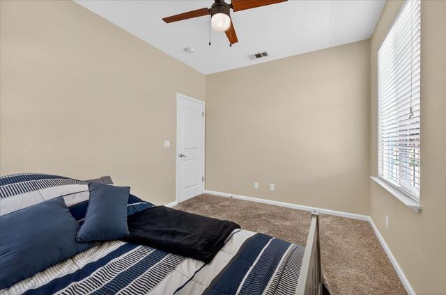 1776 N Mcpherson Lane, Clovis, CA 93619