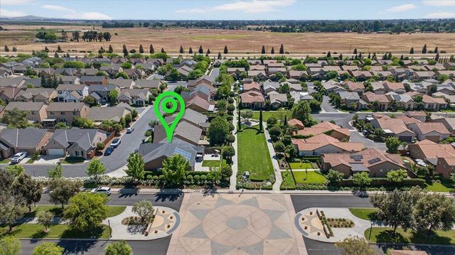 1776 N Mcpherson Lane, Clovis, CA 93619