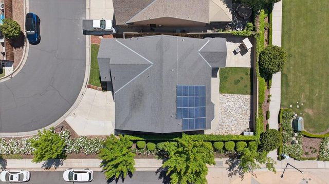 1776 N Mcpherson Lane, Clovis, CA 93619