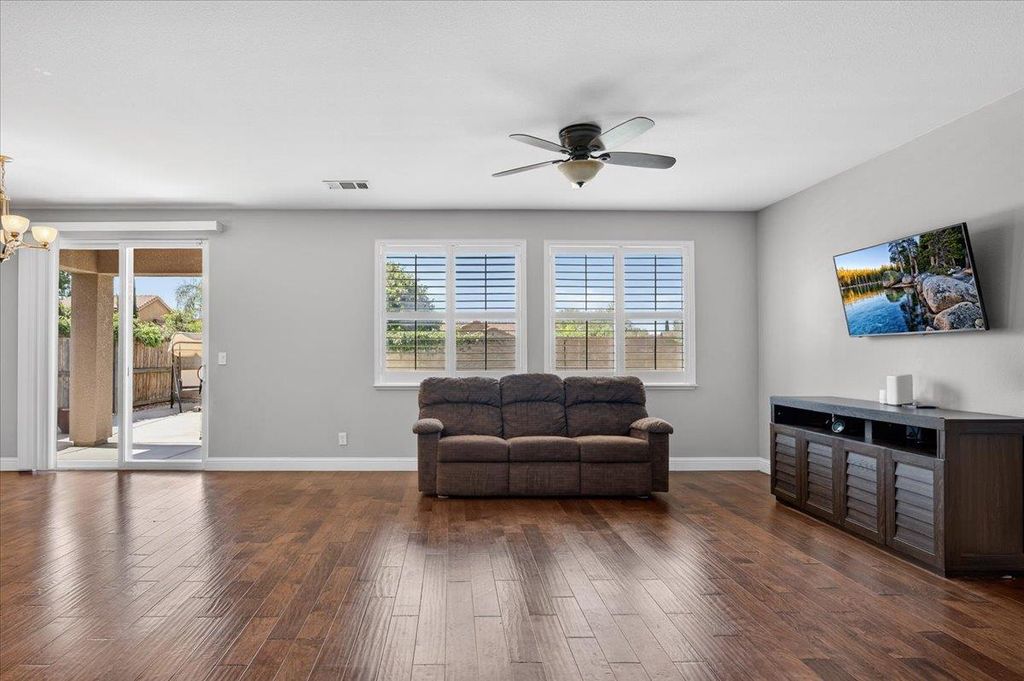 Image 22 of property listing at 1776 N Mcpherson Lane, Clovis, CA 93619