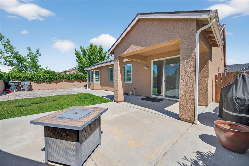 Image 47 of property listing at 1776 N Mcpherson Lane, Clovis, CA 93619