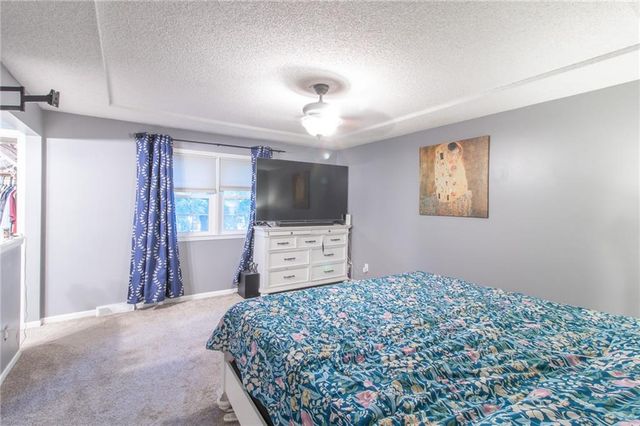 1139 NE Clubhouse Court, Lee's Summit, MO 64086