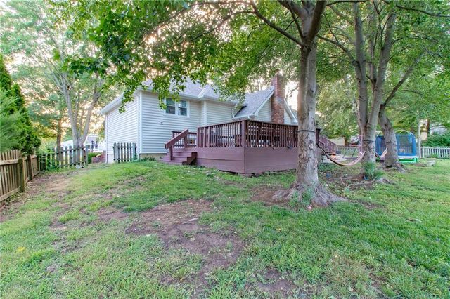 1139 NE Clubhouse Court, Lee's Summit, MO 64086
