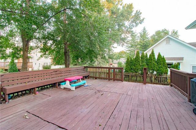 1139 NE Clubhouse Court, Lee's Summit, MO 64086